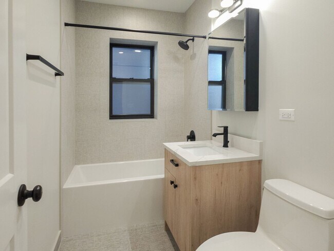 Photo - 2020 W Ainslie St Unidad 1