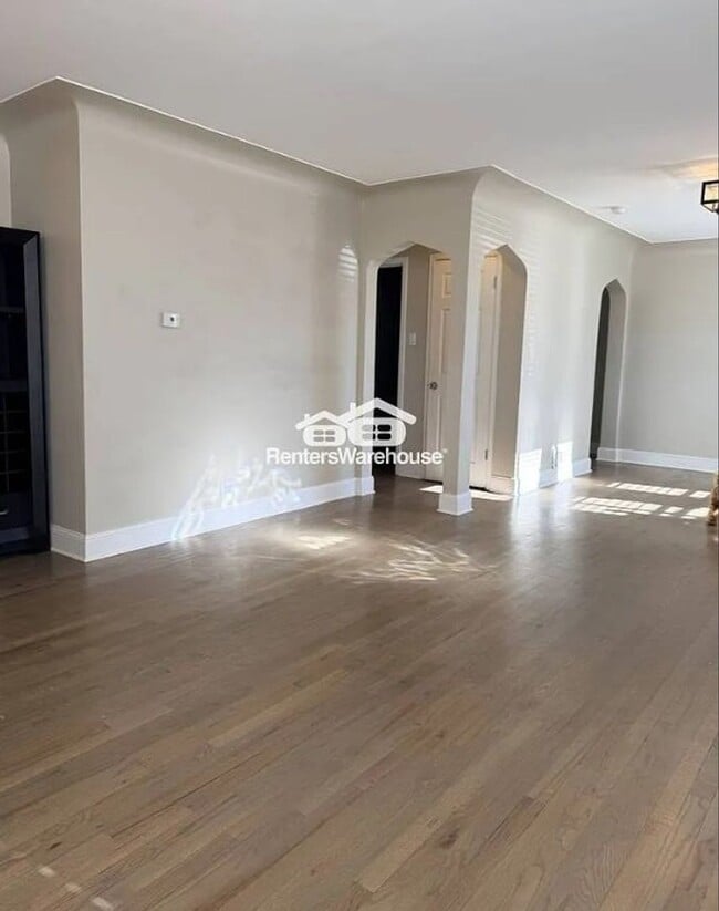 Photo - 3315 E 31st Ave