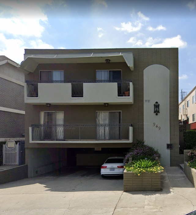 Photo - 949 N Alfred St Unit 2