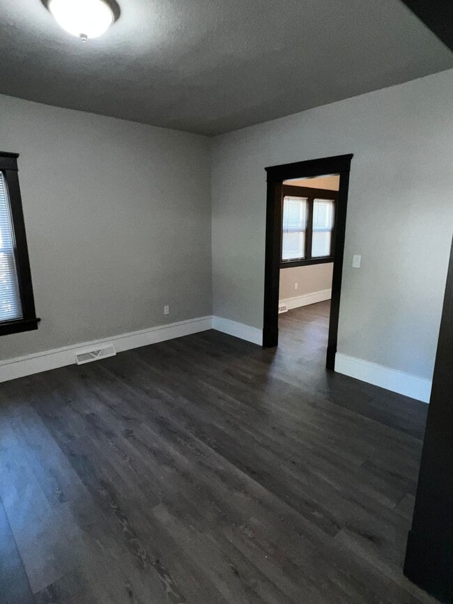 828-830 Penn Street - 828-830 Penn Street Apartment Unit 828 Penn Street