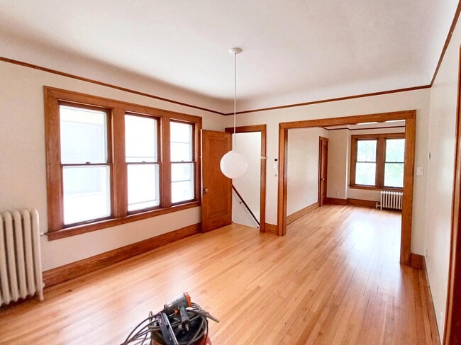 Building Photo - 1244 Maryland St Unit 1244 Upper