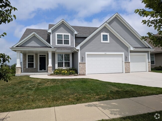 Building Photo - 1520 Foxwood Pass Rental