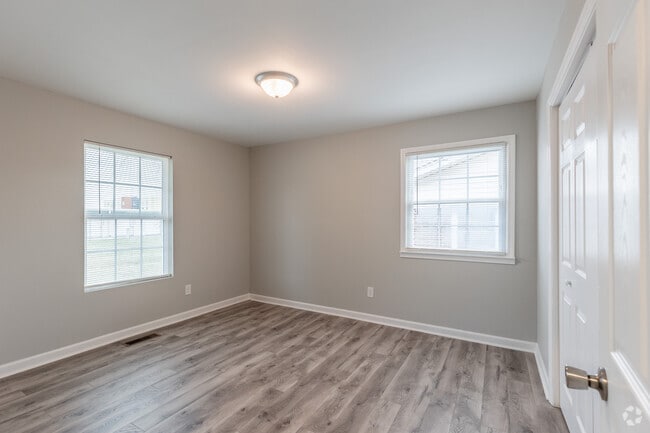 2BR, 1BA - 850-950SF - Primary Bedroom - Hayfield Homes