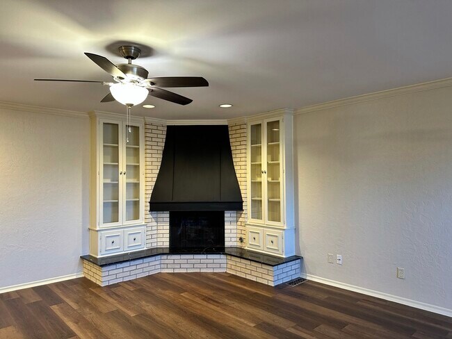Photo - 2720 NW 62nd St