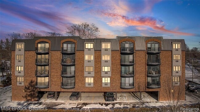 Building Photo - 35300 Woodward Ave Unit 406