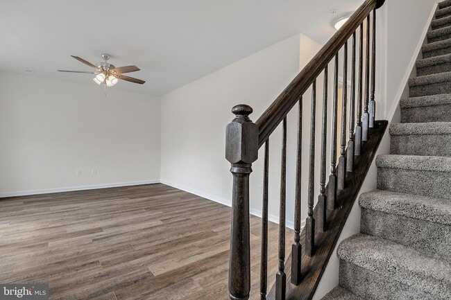 Photo - 414 Valor Way