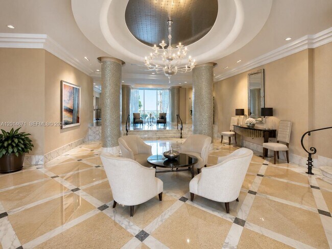 6917 Collins Ave Unidad 614