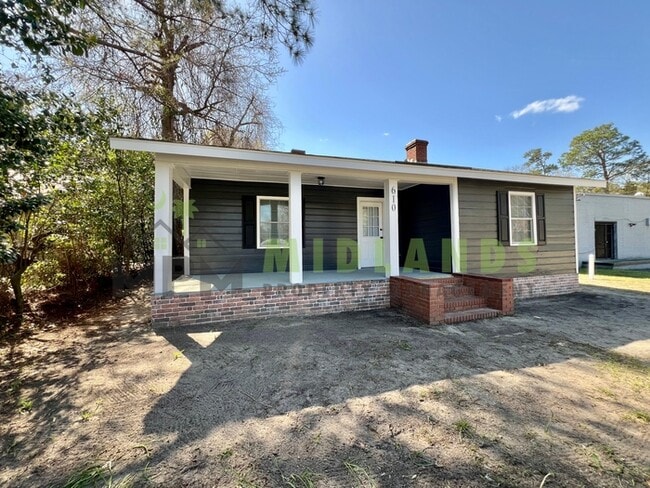 610 W Hampton Ave