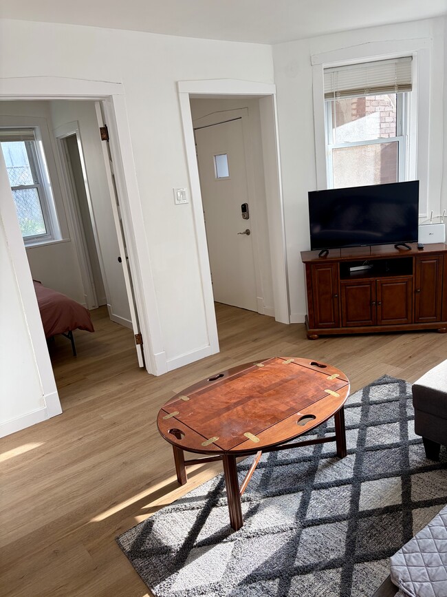 Photo - 2138 N Keeler Ave Unit 1