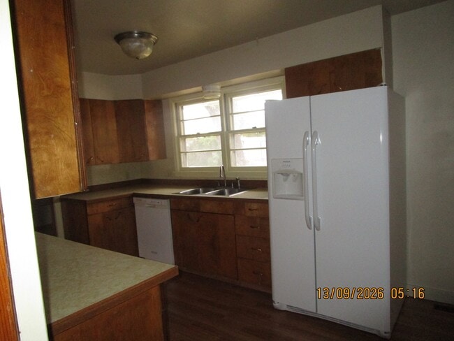 Photo - 140 6th St NW