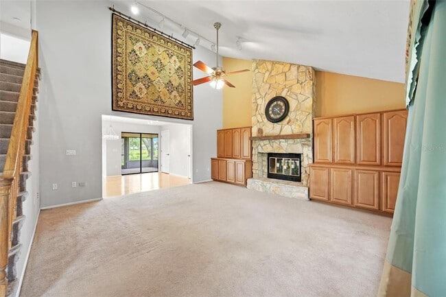 8006 Oak Dr