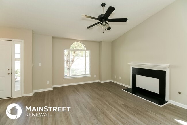 Photo - 6695 Emerald Pointe Cir