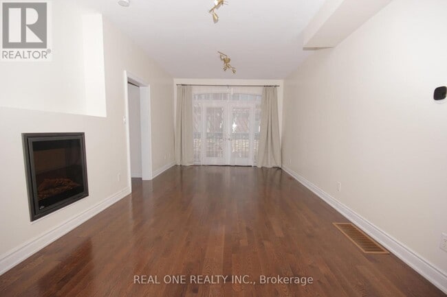 7 Slingsby Ln