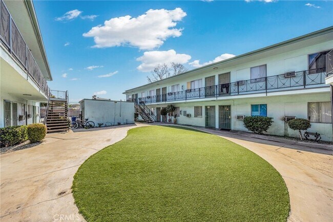 Emerald Apartments