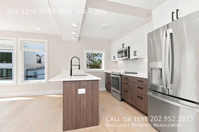 Photo - 919 12th St NE Unit 304