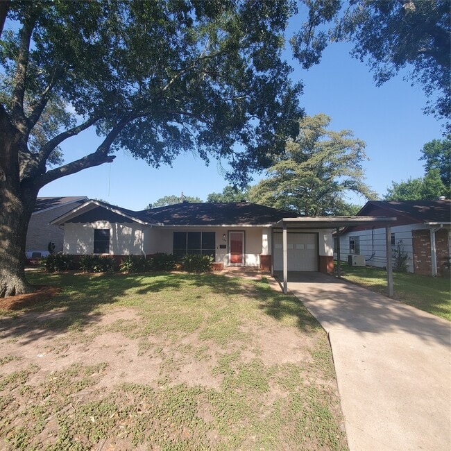 Photo - 1124 Lawrence St