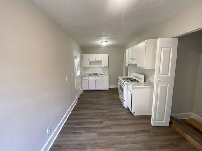 Photo - **AVAILABLE NOW**2 Bedroom / 1 Bathroom **Plus Bonus Room**Home for Rent in Midtown Columbus, GA***