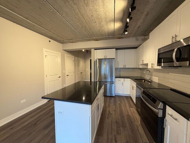 Photo - 952 W Carmen Ave Unit 309