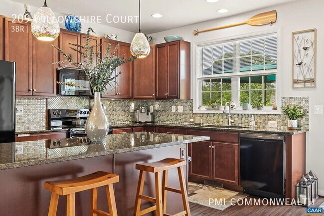 Photo - 209 Willowshire Ct