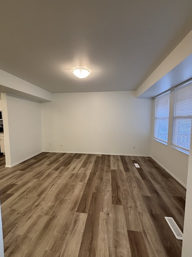 Photo - 11358-11353 53 St NW Unit 11358 - Main