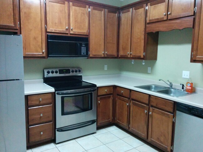 Kitchen w/ all stainless steel appliances - 385 Old Epps Bridge Road Unit 6