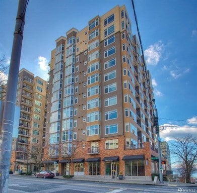 Building Photo - Spacious 1 Bedroom Condo in Belltown Available Now!