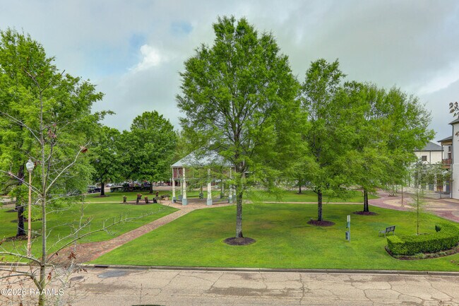 605 Silverstone Rd Unit 205b