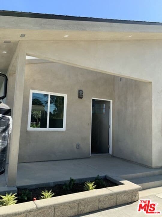 Photo - 9252 Balcom Ave Casa