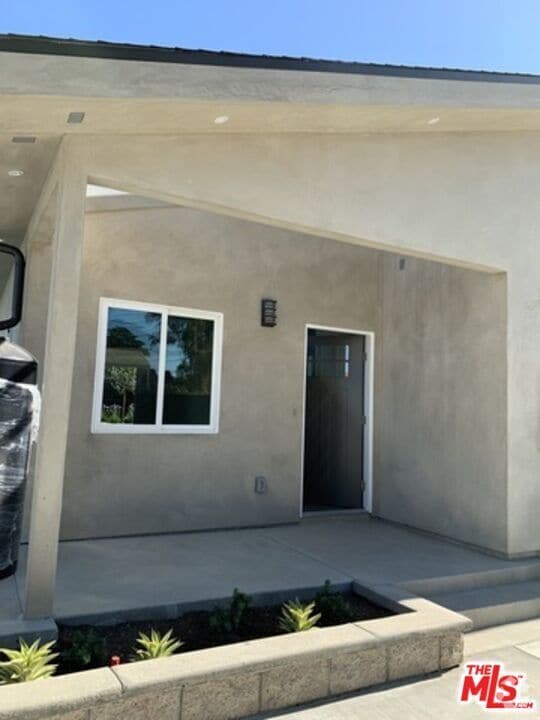 Building Photo - 9252 Balcom Ave Rental