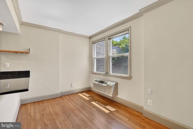 Building Photo - 1361 K St SE Unit 303