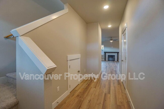 Photo - 313 E Caribou Ct