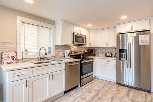 Photo - 1025 Fairfield Beach Rd