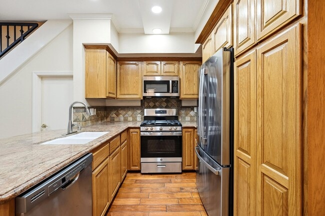 Photo - 2406 Aviation Blvd