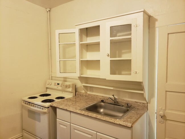 Photo - 525 W Sinto Ave Apartments