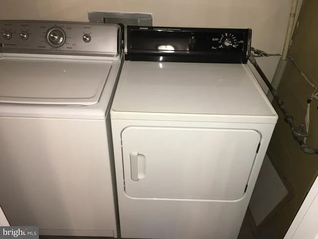 Photo - 611 Painters Xing