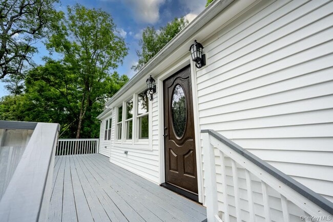 Photo - 745 Peekskill Hollow Rd