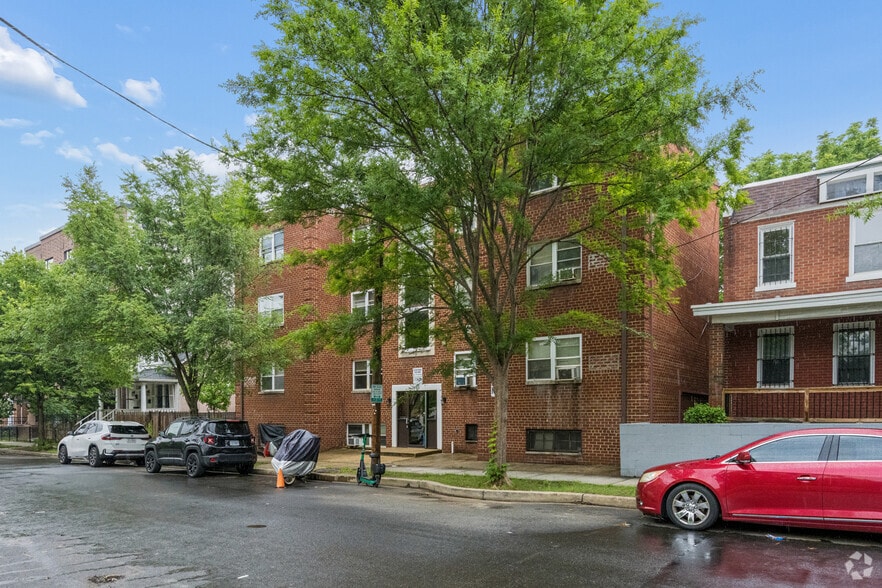 1936 Naylor Rd SE