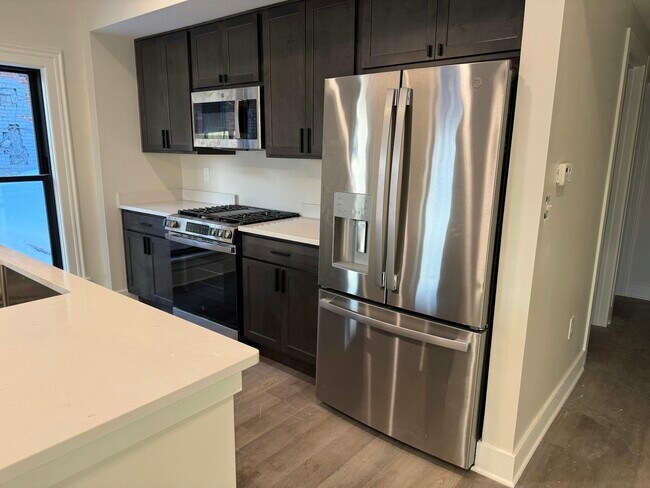 Photo - 106 E Erie St Unit 3A