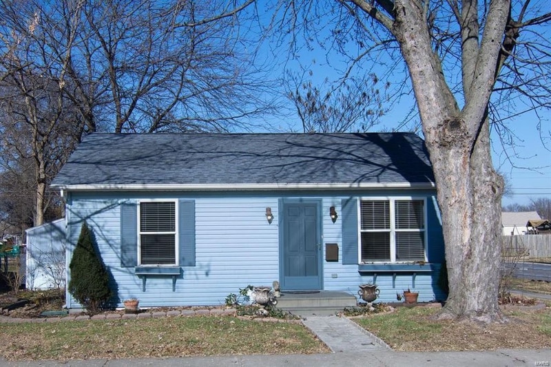 Photo - 218 E 4th St