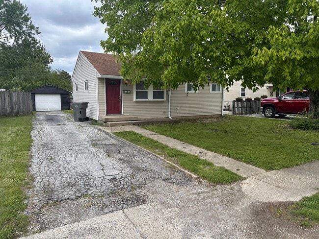 Building Photo - 4 bed 2 full bath home located in very desirable Irvington.
