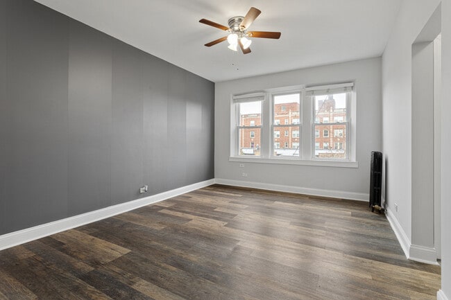 Photo - 1608 W Sherwin Ave Unit 211