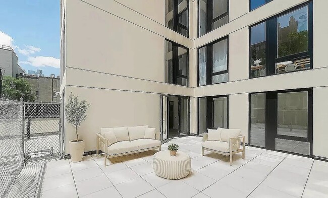 Building Photo - 60 W 125th St