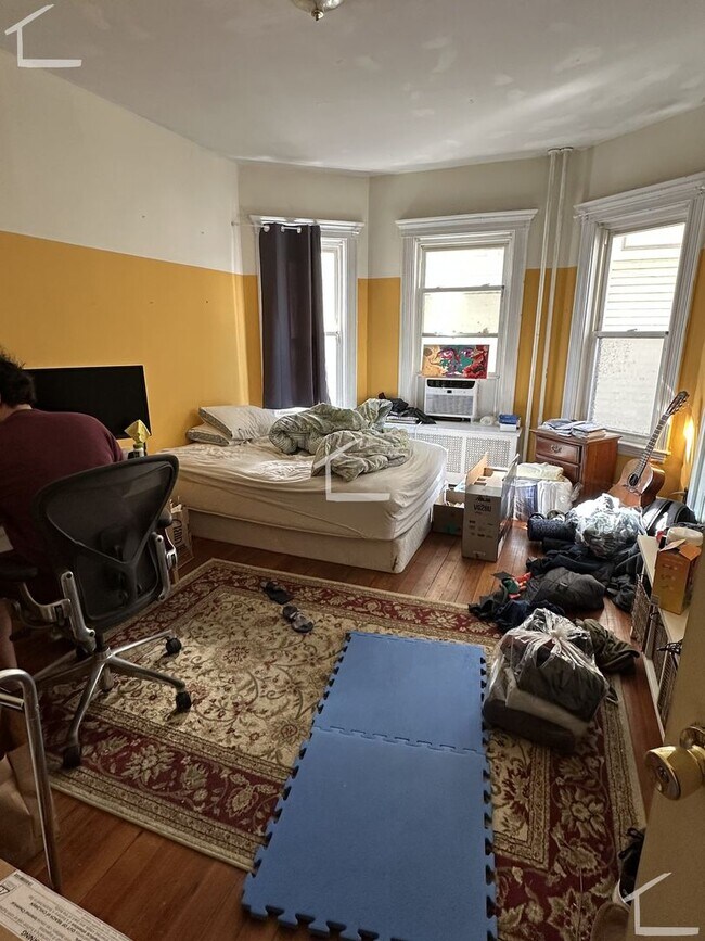 Photo - Huge 4 bed in Allston....