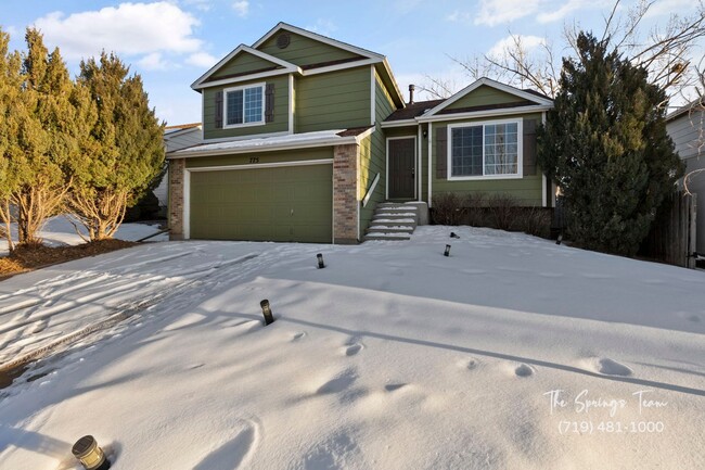 Photo - COUNTRYSIDE 3BD/2BA in FOUNTAIN - Security Deposit Waiver Available