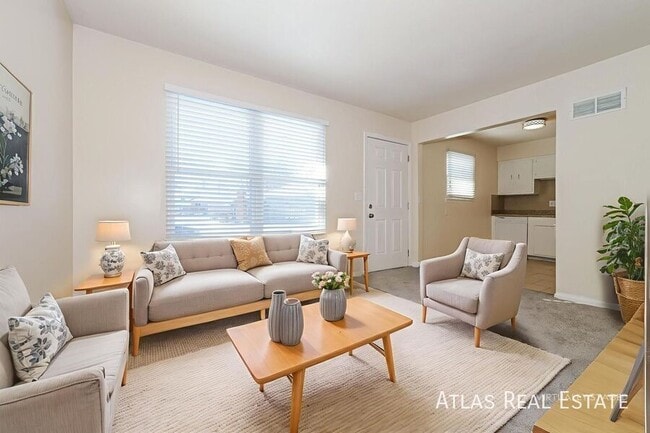 Photo - 906 SE 3rd Terrace Unit B