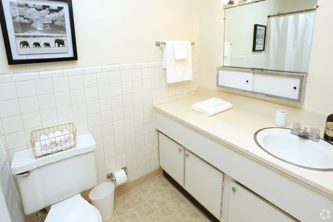 Foto de BF Lex KY - Modelo Bath.jpg - BelleFontaine Apartment Homes
