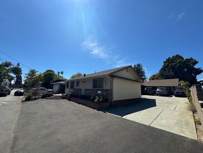 2985 Mattison Ln