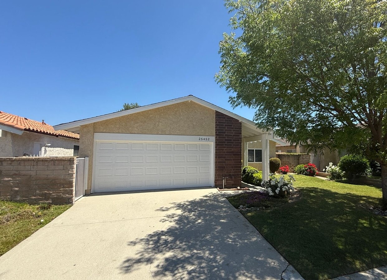 COMING SOON! 3 Bedroom Home For Rent In Th... - COMING SOON! 3 Bedroom Home For Rent In Th...