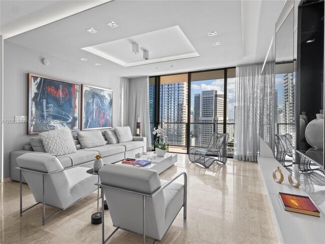 Photo - 88 SW 7th St Unidad 3007