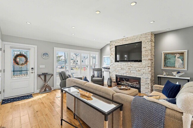 Photo - 517 N Cornwall Ave